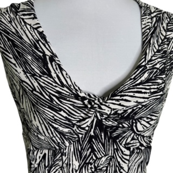 CDW Sleeveless Twisted Fabric Front Black/White Abstract Top Size L - Picture 2 of 7